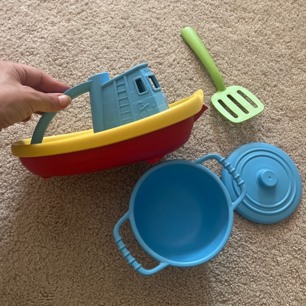Green toys boat sauce pan with cover and spatula lot of 3 USA